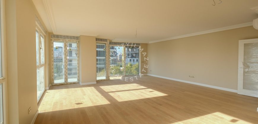 Bağdat Caddesi Cepheli Lüks 4+1 Kısmi Deniz Manzaralı Satılık Daire