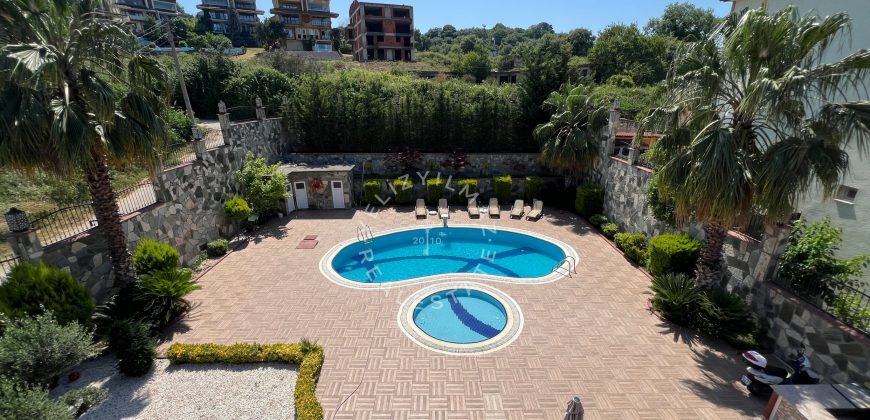 Yalova Çınarcık Satılık Villa 6+2 Havuzlu Net 562m²