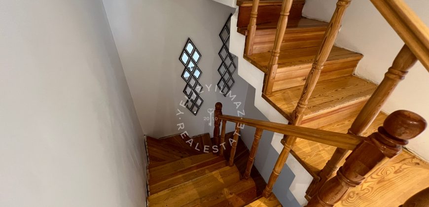 Yalova Çınarcık Satılık Villa 6+2 Havuzlu Net 562m²