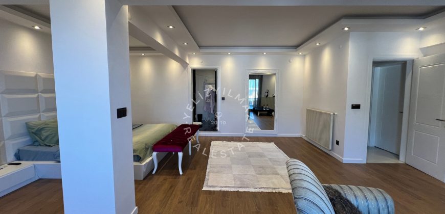 Yalova Çınarcık Satılık Villa 6+2 Havuzlu Net 562m²