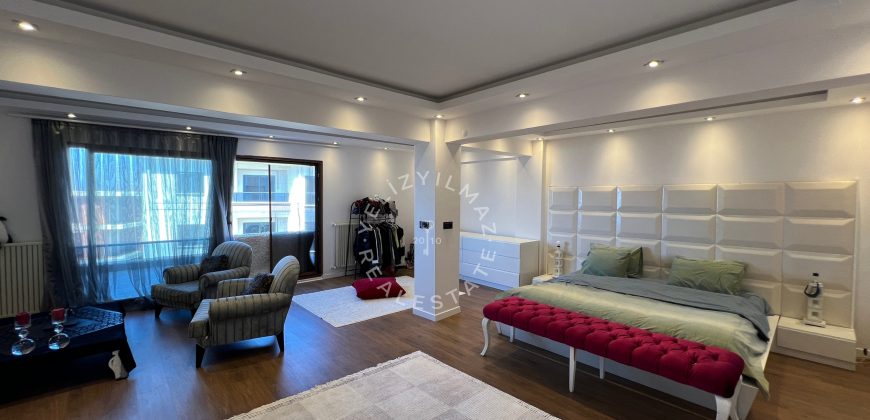 Yalova Çınarcık Satılık Villa 6+2 Havuzlu Net 562m²